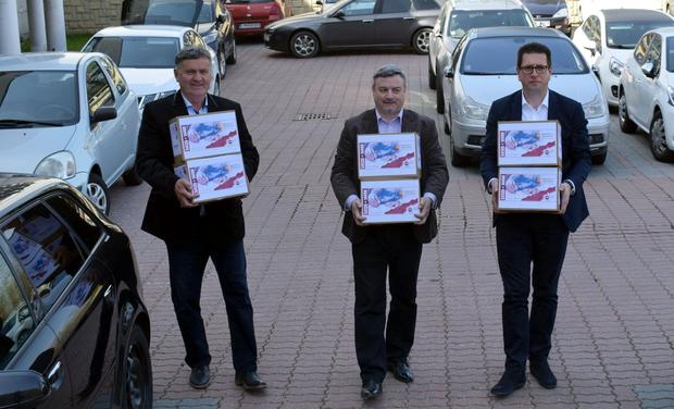 Unterstützungsbekundungen für die Minority SafePack Initiative den slowakischen Behörden überreicht 