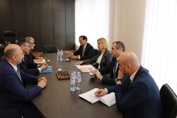 Halit Habip Oğlu traf sich mit Irina Vlah, Regierungschefin (Başkan) des Autonomen Territorialen Gebiets Gagausien in Chisinau 